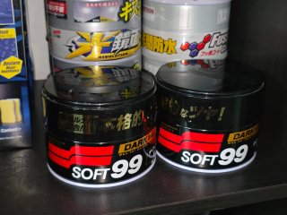 Cera Soft99 Black & Dark para Colores Oscuros