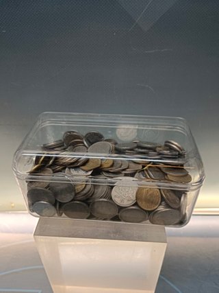 Lote de monedas: 5 pesetas y otras