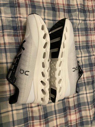 Zapatillas On Blancas y Negras