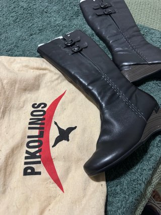 Botas altas Pikolinos de piel negras