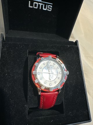 Reloj Lotus Rojo
