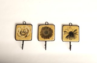 Lote de 3 Perchas de Pared Cerámica y Forja