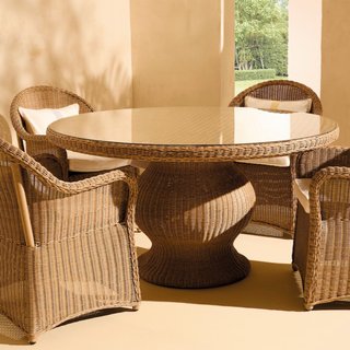 Conjunto Mesa y 8 Sillas de Ratán