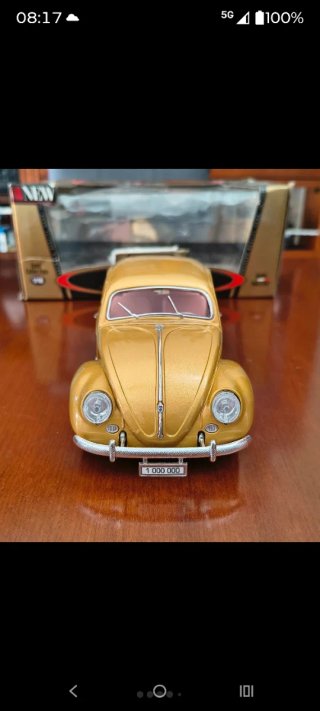 Volkswagen Maggiolino 1955 Burago 1/18 con scatola