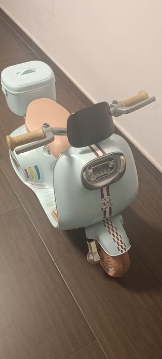 Moto Eléctrica Infantil Vespa 6V