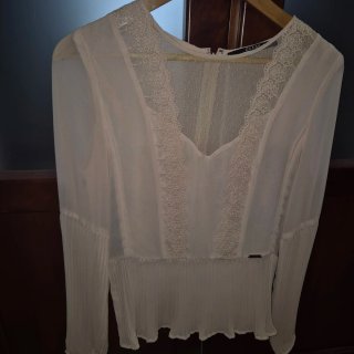 Blusa de vestir Guess color salmon clarito