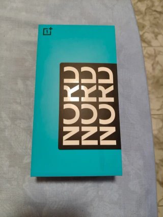 OnePlus Nord CE5 5G (8GB/128GB) + Cargador + Funda