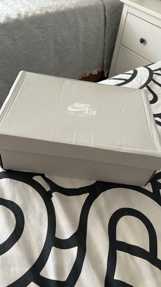 Caja de Zapatillas Nike Air Force 1