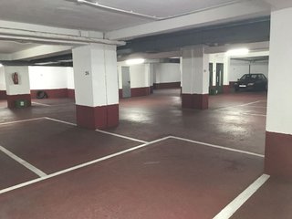 Garaje en venta en Ensanche - Sar en Santiago de Compostela
