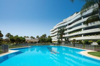 Piso en alquiler en Puerto Banús en Marbella