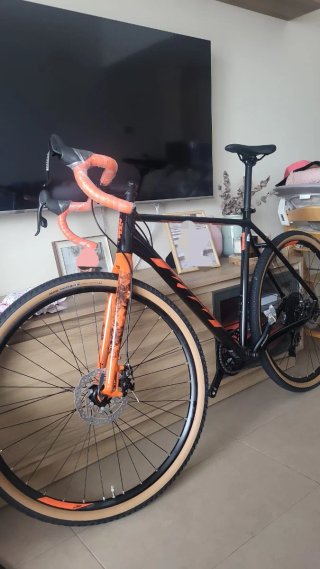Bicicleta Gravel KTM