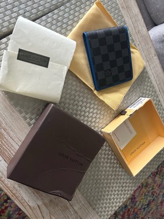 Billetera tipo Louis Vuitton