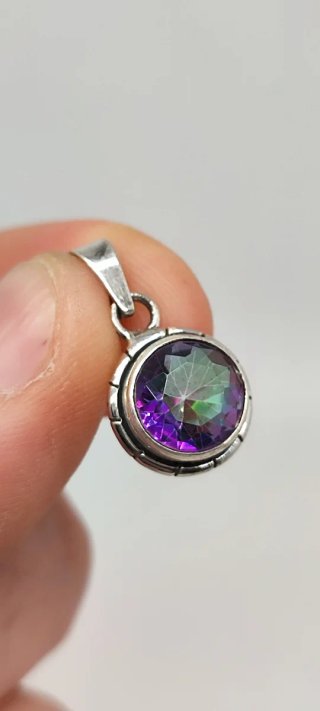 Colgante de Plata y Topacio Místico.