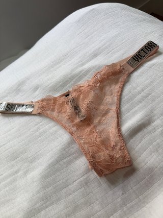 Tanga Victoria's Secret con brillantes