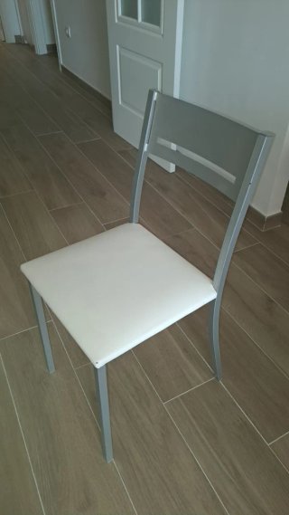 Sillas de cocina metal y skai blanco