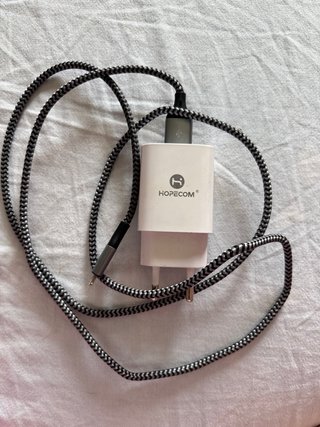Cargador HOPECOM con Cable USB-C marca RABIAD