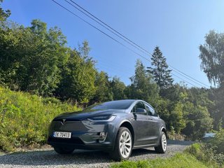 TESLA MODEL X 75D – ¡AHORRA HASTA 3.500 €!