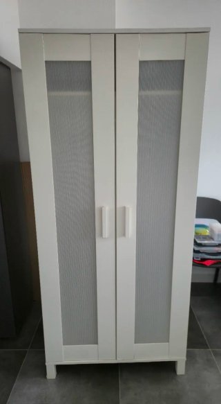 Armario de dos puertas blanco