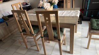 Conjunto de Mesa de Comedor y Sillas