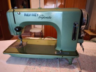 Máquina de coser REFREY Preferida