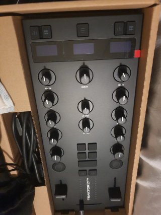 Native Instruments Traktor Z1 MK2 COMO NUEVO !!