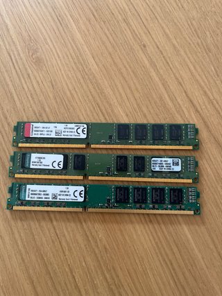 3 Módulos RAM Kingston DDR3 8GB 1600MHz
