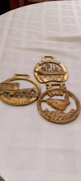 Set de 3 Medallas Decorativas Antiguas de bronce