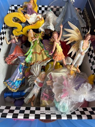 Lote de figuras de fantasía y princesas
