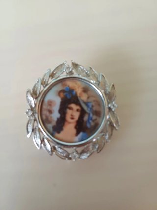 Broche Plateado Estilo Vintage