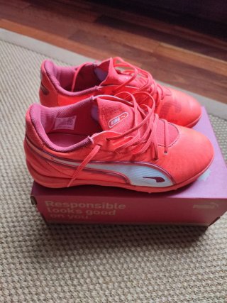Botas de fútbol para niño Puma King multitaco. T34