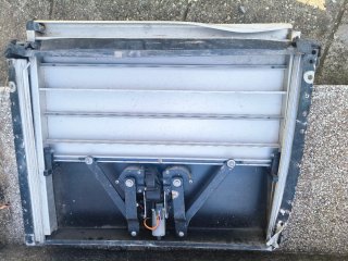 Escalón eléctrico thule para camper averido