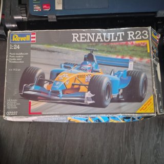 Pack maqueta y chaqueta F1 Renault 2004