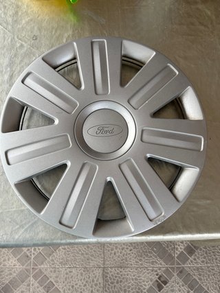 Tapacubo Ford Fiesta 14 pulgadas
