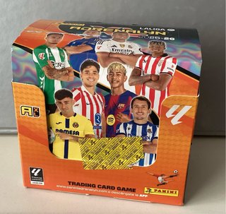 Caja Adrenalyn XL 2025-26 Panini