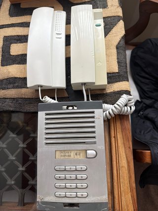 Set de 3 Telefonillos y Placa Tegui