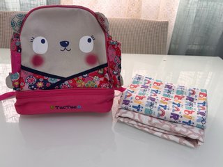 Mochila Tuc Tuc y 2 Mantitas de Bebé