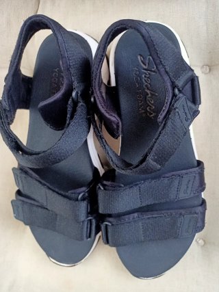 Sandalias Skechers Negras