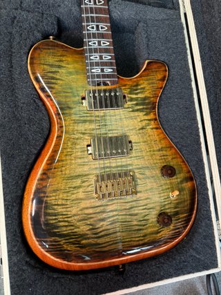 Chitarra custom Moreno Guitars (caoba e acero)