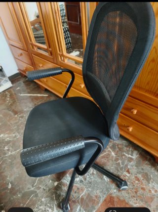 Silla de escritorio negra Ikea