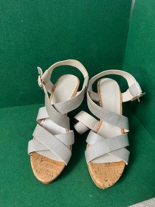 Sandalias de Cuña Bimba y Lola Talla 40