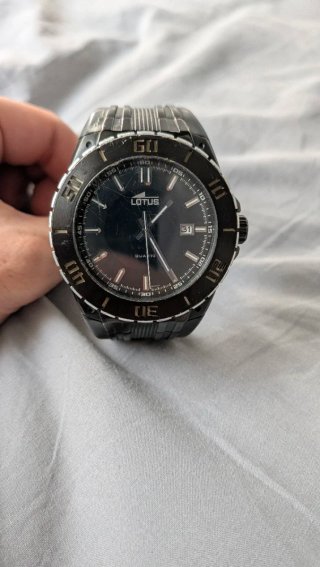 Reloj Lotus Negro