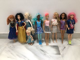 Set di 8 Bambole Barbie e Disney