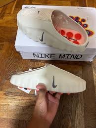 Nike Mind 001
