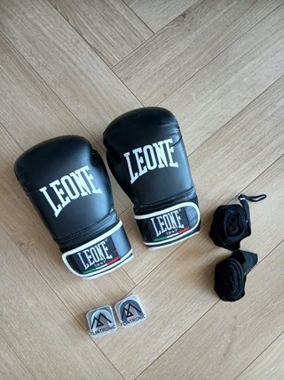 Set de Boxeo Leone con Vendas y Protector