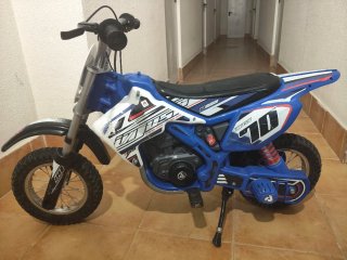 Moto Eléctrica Infantil Injusa 24V
