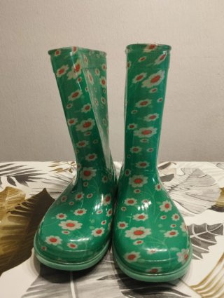 Botas de agua verdes con flores talla 30