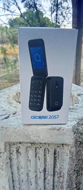Teléfono Alcatel 2057