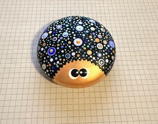 Pietra decorata a mano con motivo mandala