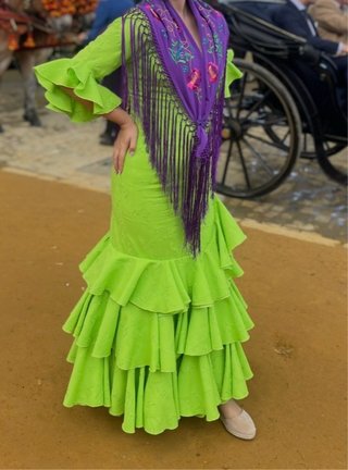 Vestido de flamenca verde lima