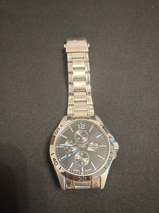 Reloj Lotus de Acero Plateado 18812